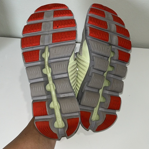 On Cloudswift Running Shoes - Picture 6 of 7